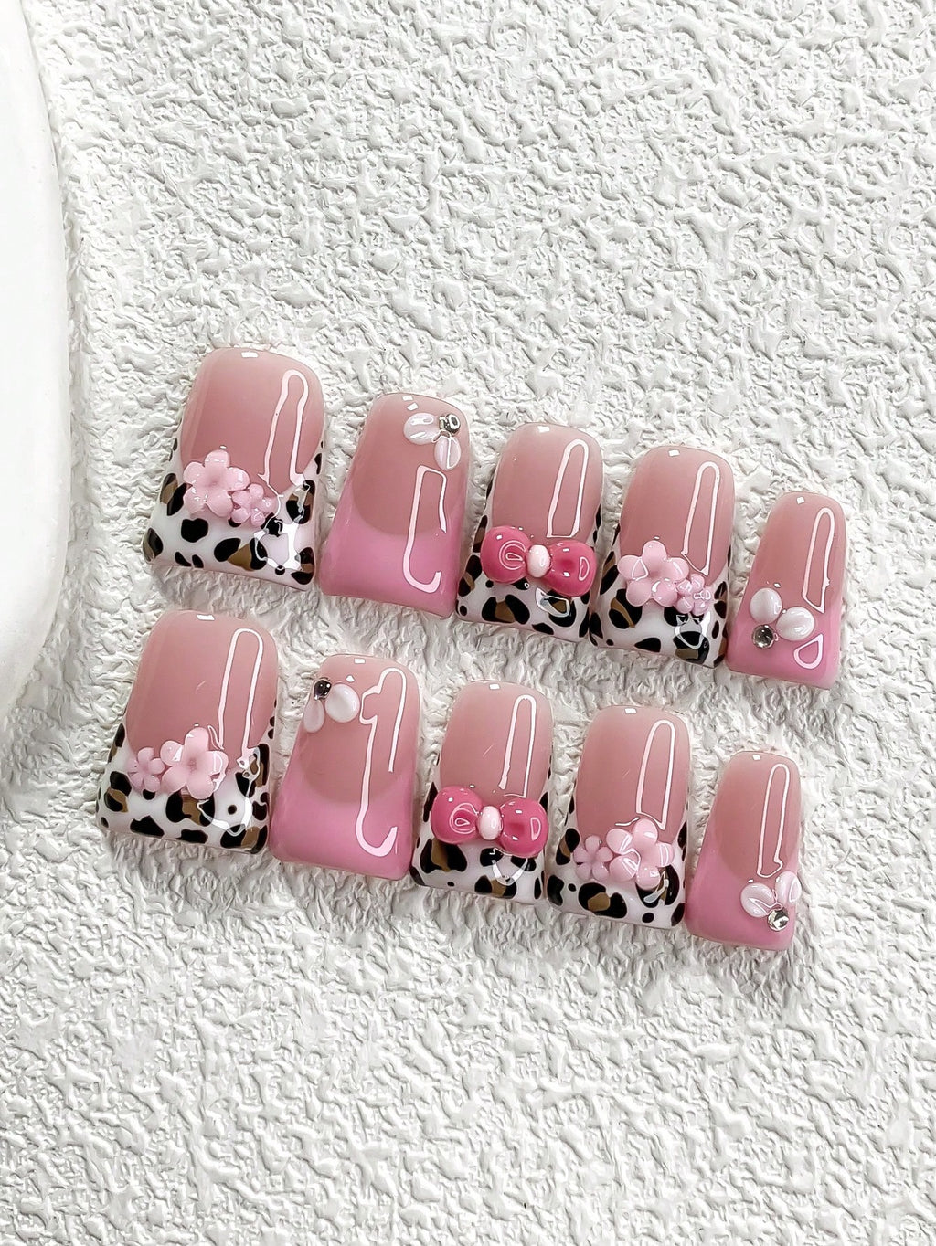 💅🏽 Pink Leopard Floral finger Nail Set