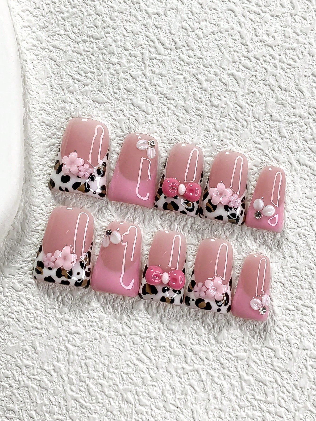 💅🏽 Pink Leopard Floral finger Nail Set
