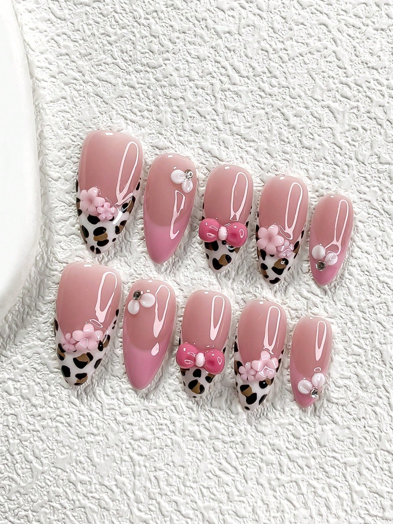 💅🏽 Pink Leopard Floral finger Nail Set