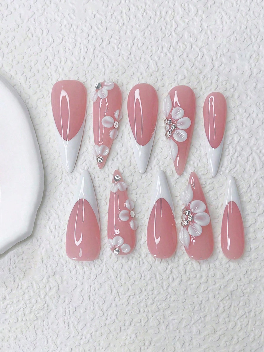 Soft Pink Flower Press-On Nails – Elegant Handmade Set