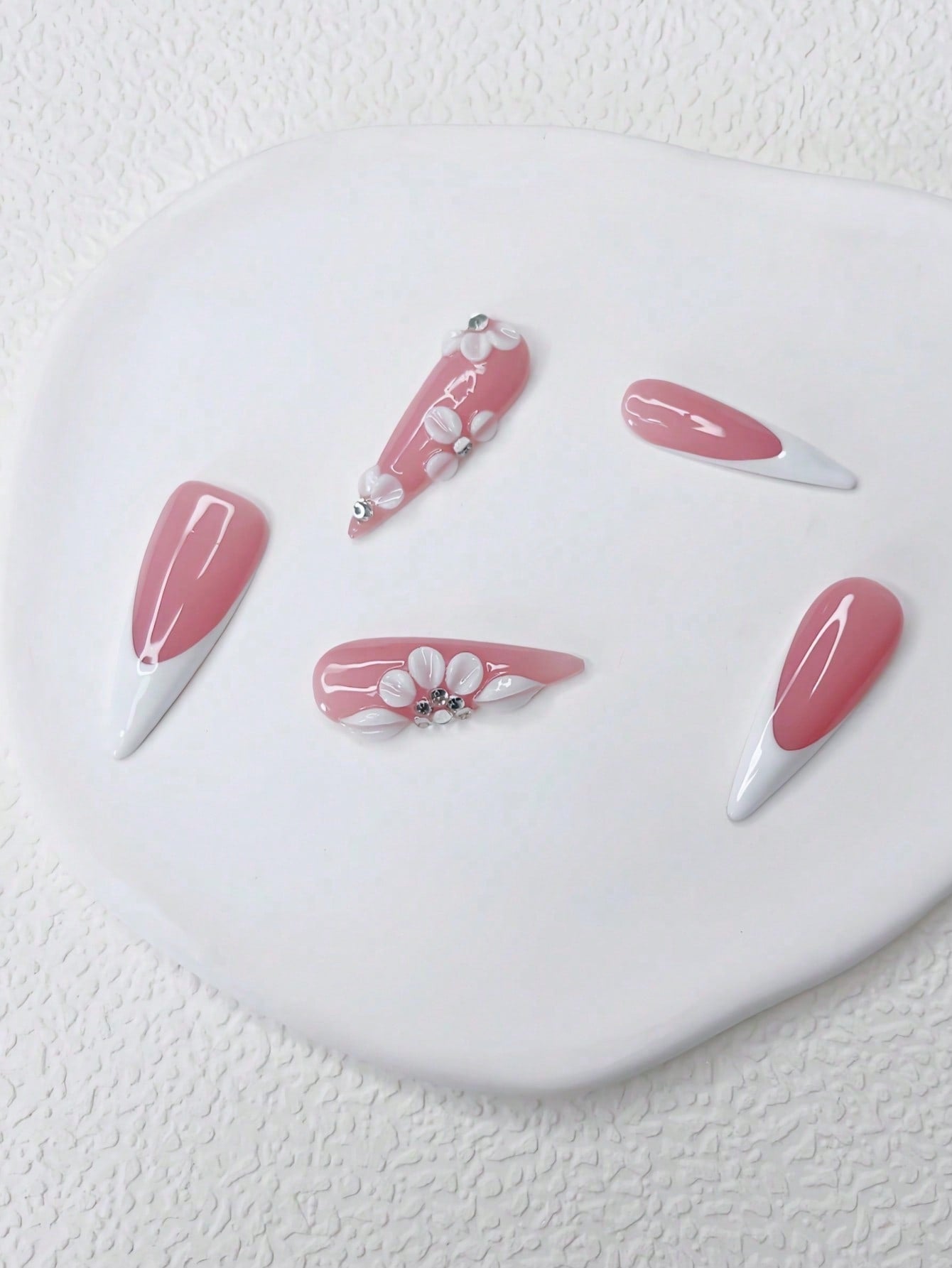 Soft Pink Flower Press-On Nails – Elegant Handmade Set